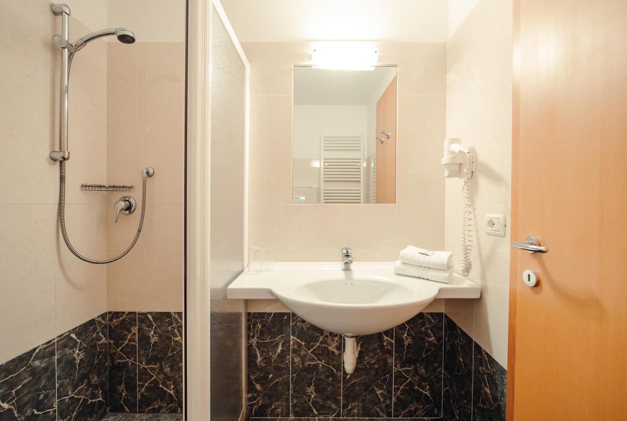 Hotel Ludwigshof & Luvina ترودينا الغرفة الصورة
